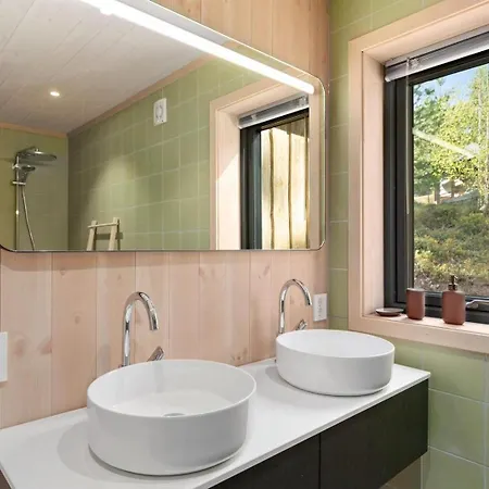 Dom wakacyjny Gronnsted - 8p - With Bathtub & Hot Tub